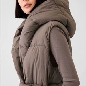GAP Women's Duvet Puffer Vest